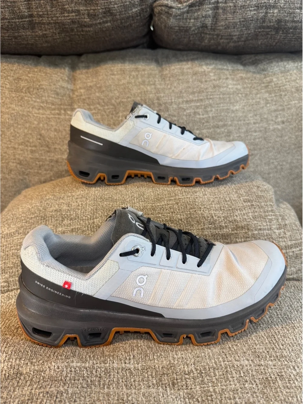On Running Cloudventure Trail Shoes Glacier/Thorn Men’s Size 7.5
